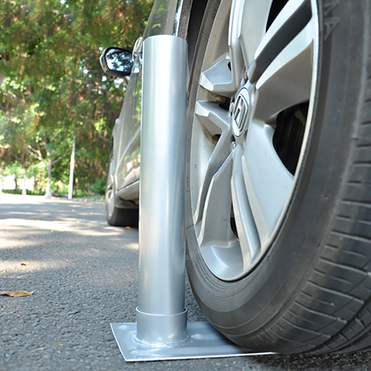 Portable Flag Pole Metal Tire Mount - Versatile Stand for 20/25ft Telescopic Flagpoles, Easy Setup, No Drill Required, Ideal for Cars, RVs, and Outdoor Events